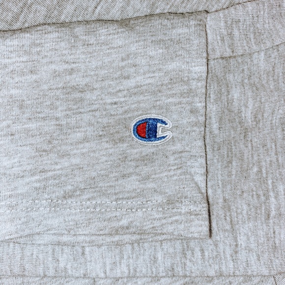 Long sleeve Champion shirt!🤍 - Picture 4 of 5